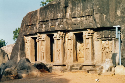 Trimurti Tempel