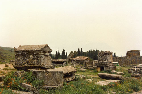 Grabmal in der antiken Stadt Hierapolis bei Pamukkale