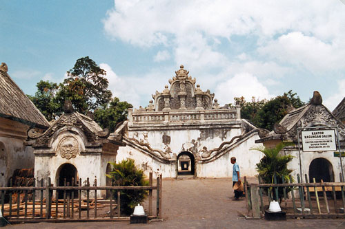 Eingang zum Taman Sari in Yogya