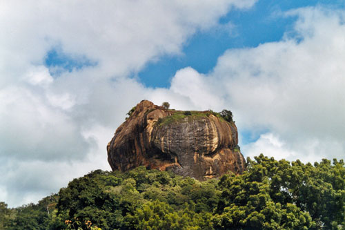 Sigiriya Felsen ohne Nebel