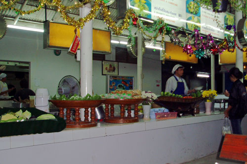 Essenstand auf dem Nachtmarkt in Chiang Rai