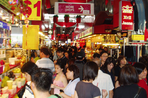 Neujahrsmarkt in der Bugis Street in Singapur