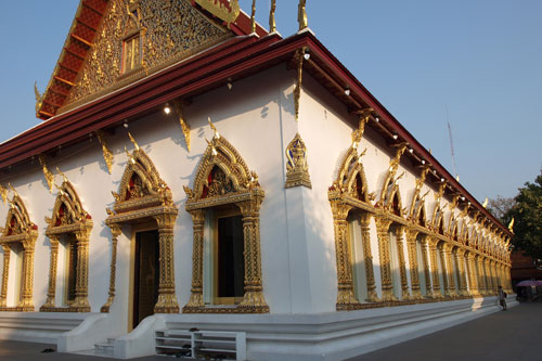 Wat Chana Songkhram Rachawora Mahawiharn