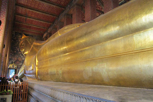 der liegende Buddha im Viharn von Wat Po