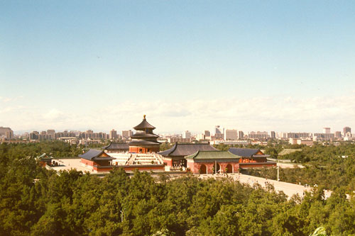 Blick auf den Himmelstempel und die Skyline von Beijing