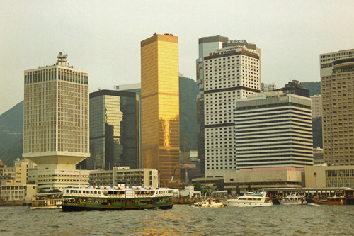 Blick von Kowloon auf Hongkong Island