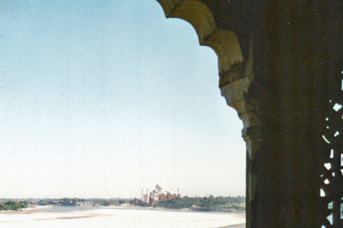 Blick vom Roten Fort auf Taj Mahal in Agra