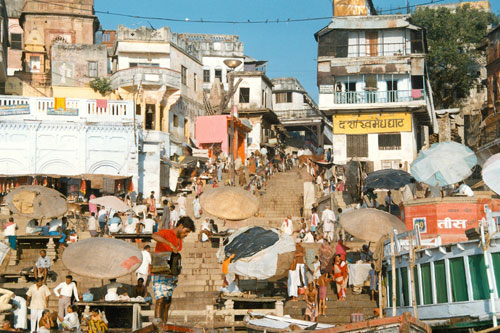Morgens  am Ganges in Varanasi