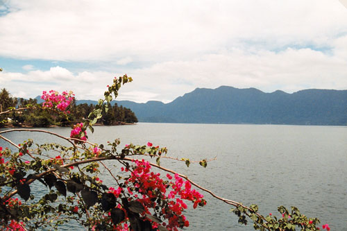 Danau Maninjau auf Sumatra