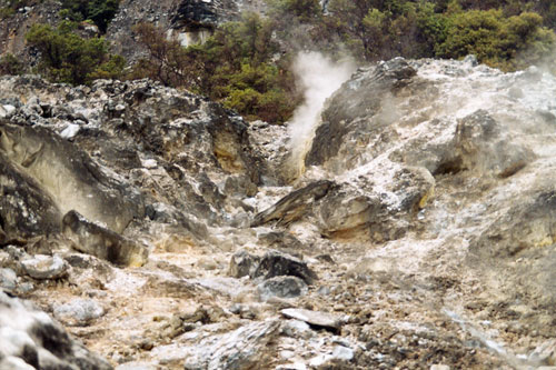 im Krater des Tangkubahun Prahu bei Bandung