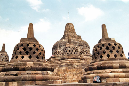 Stupas am Borobodur