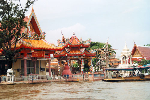 Tempel am Fluss