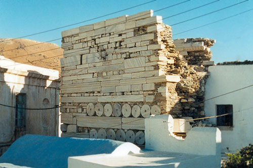 Reste der Festung von Parikia