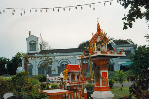 Geisterhaus mit Kirche  in Phuket Town