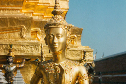 Wat Phra Kaeo goldenes Fabelwesen