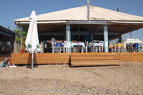 Strandcaf in Artemida
