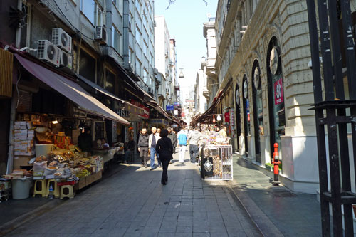 in einer Gasse in Beyoglu