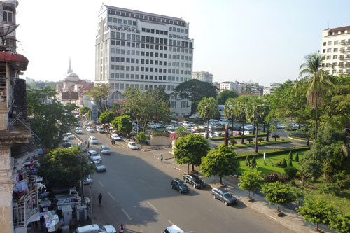 Blick aus dem Hotelfenster in Yangon