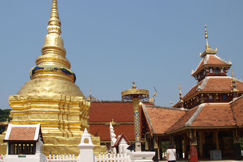 der Chedi des Wat Pongsanuk 