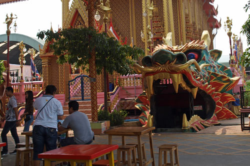auf dem Gelnde des Wat Takien