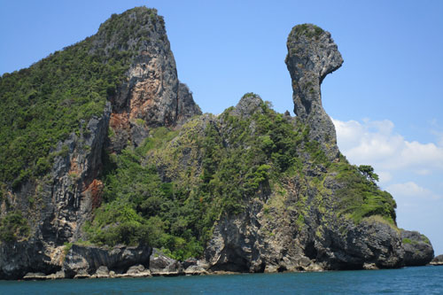 Bootsfahrt vorbei an Chicken Island (Ko Gai)